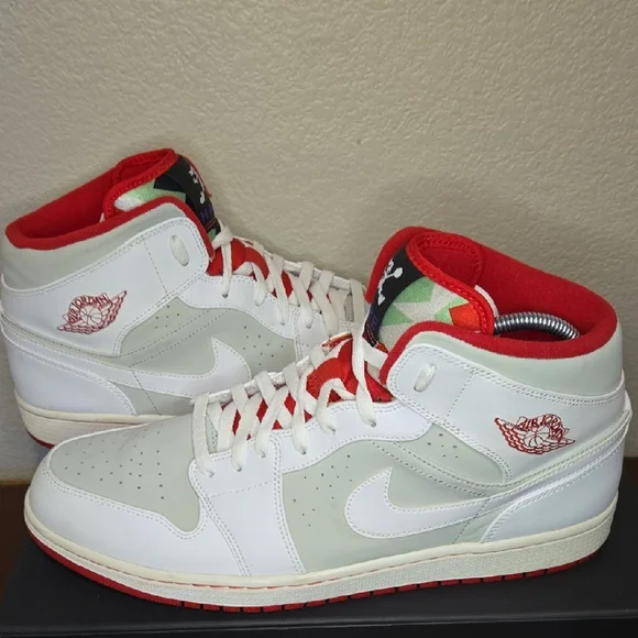 Men's Size 15 Jordan 1 Mid Hare 2015 White and Red Sneakers - Picture 13 of 13